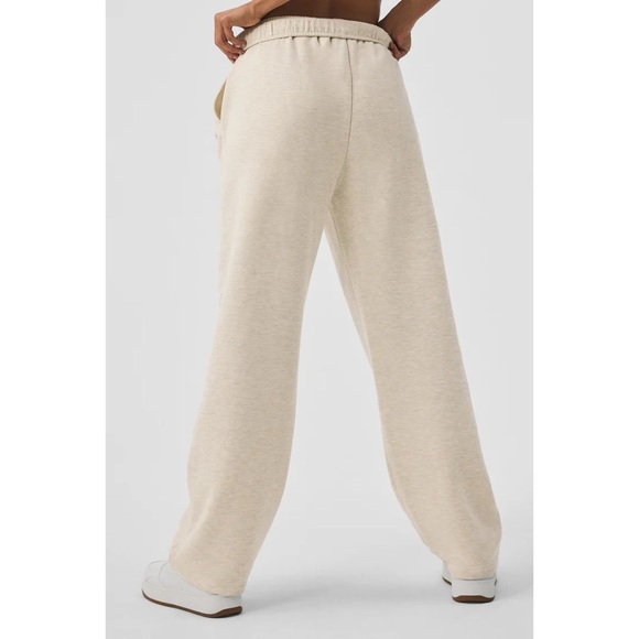 Alo Yoga Accolade Straight Leg Sweatpants Heather Oatmeal Cream Small - Picture 8 of 8